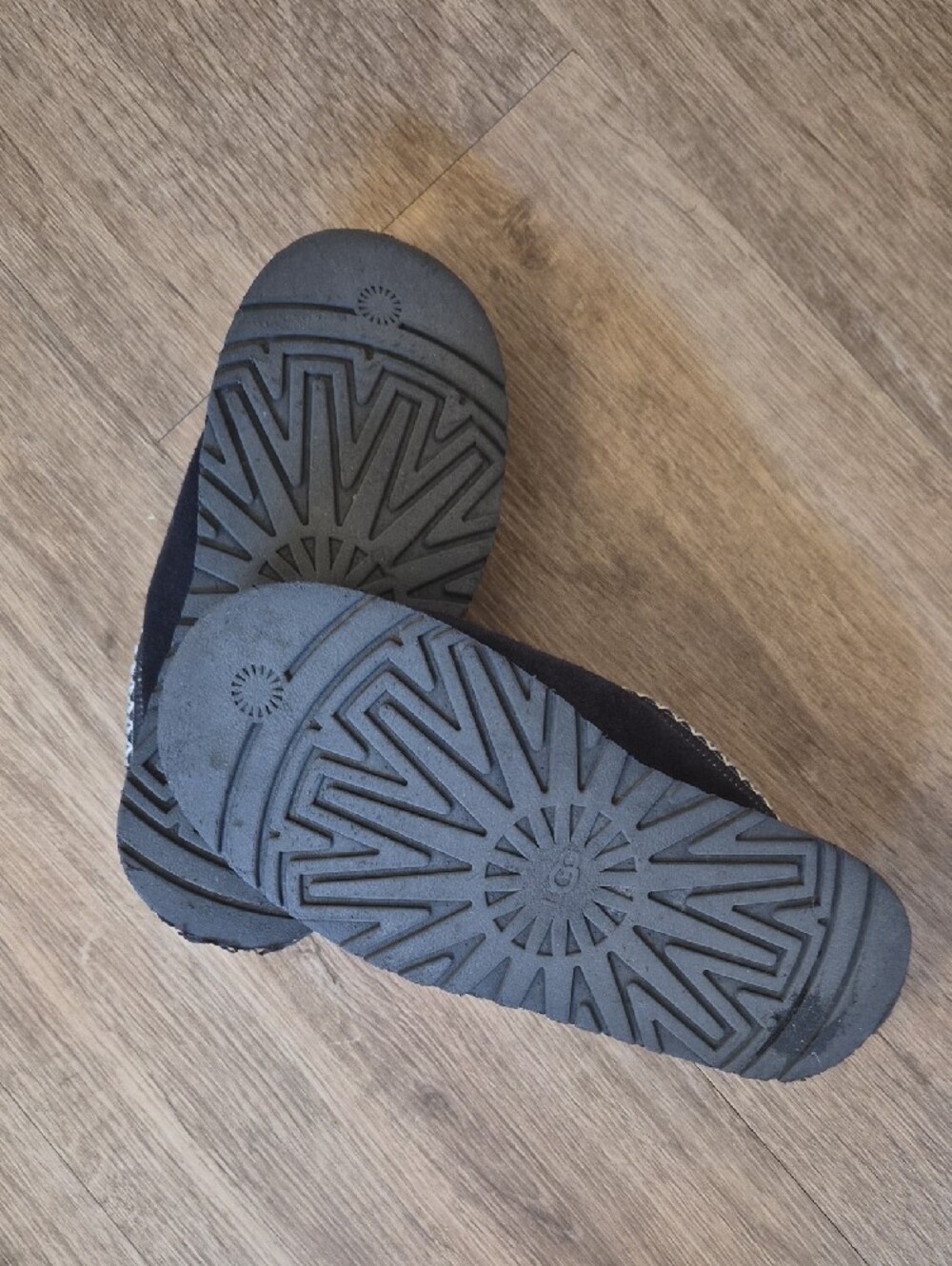 UGG Taz - Picture 2 of 3
